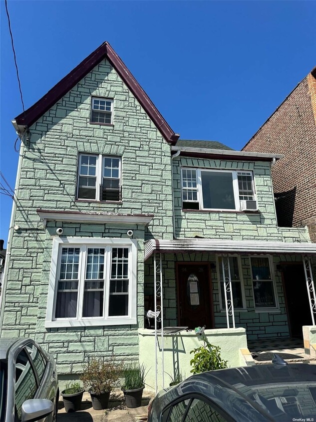 Primary Photo - 94-28 121st St