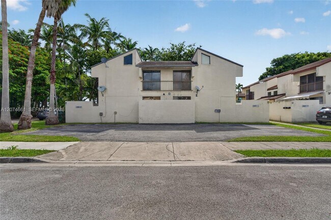 Building Photo - 15811 SW 91st Ct