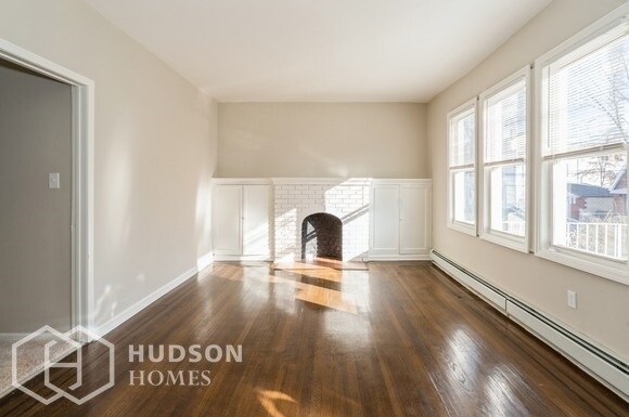 Building Photo - 1618 Bayview Ave