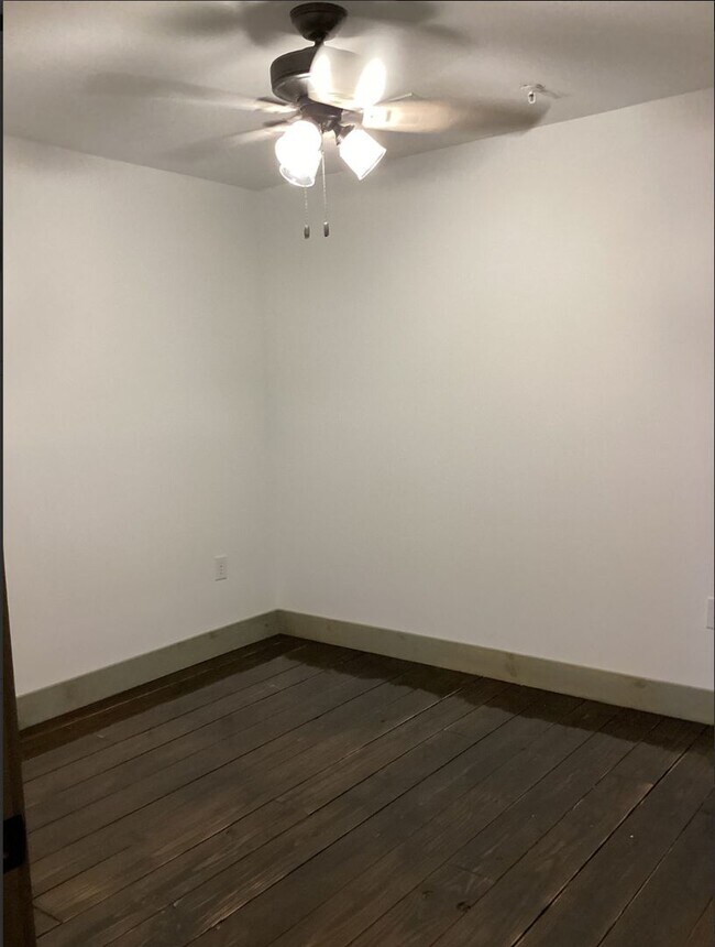 Foto del edificio - 110 E Chestnut St