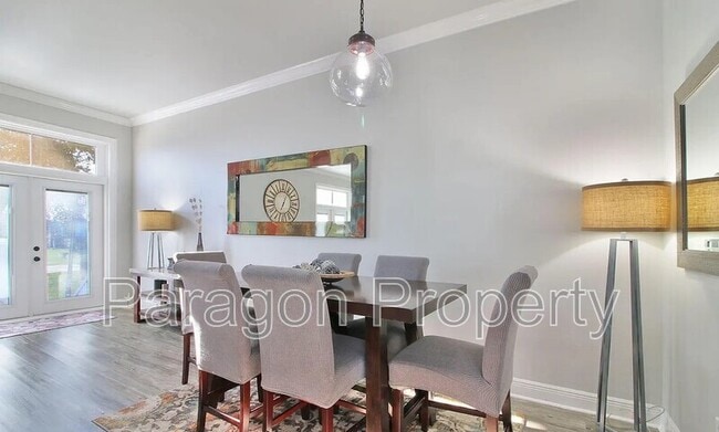 Foto del edificio - 80 E Beach Blvd