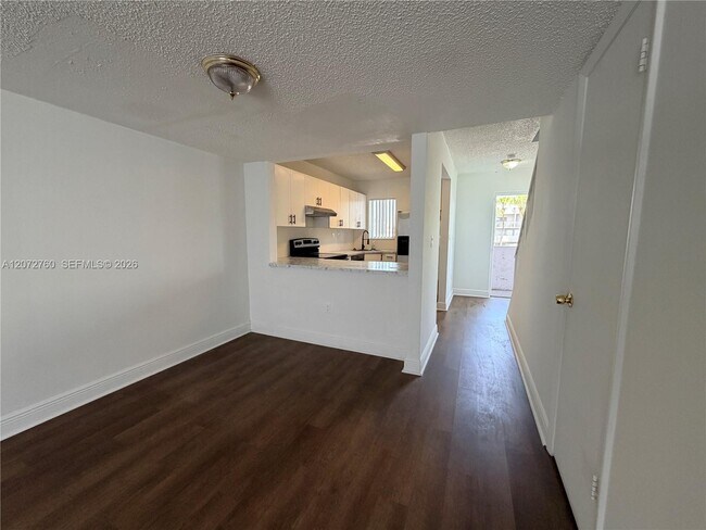 Foto del edificio - 2710 W 76th St
