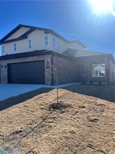 Building Photo - 602 Cosmos St