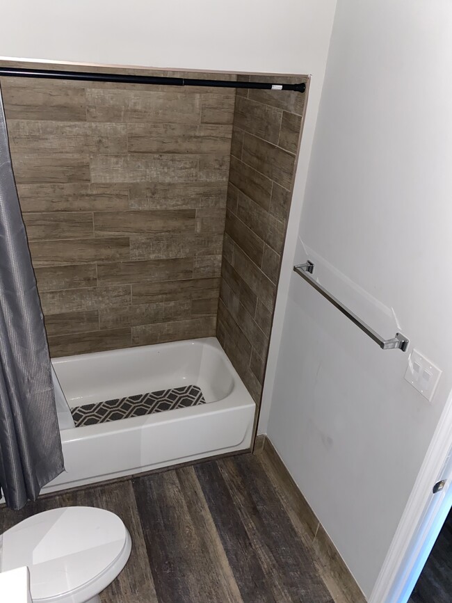 Clean cut shower easy to clean - 31 Homestead Park
