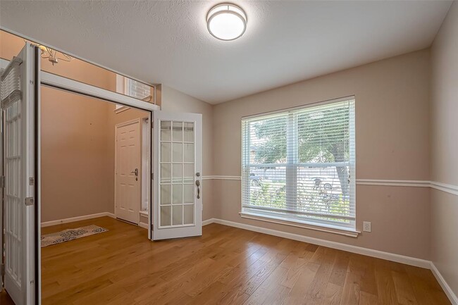 Building Photo - 12226 Cypress Shores Dr