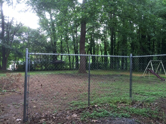 Building Photo - 112 Meadow Run