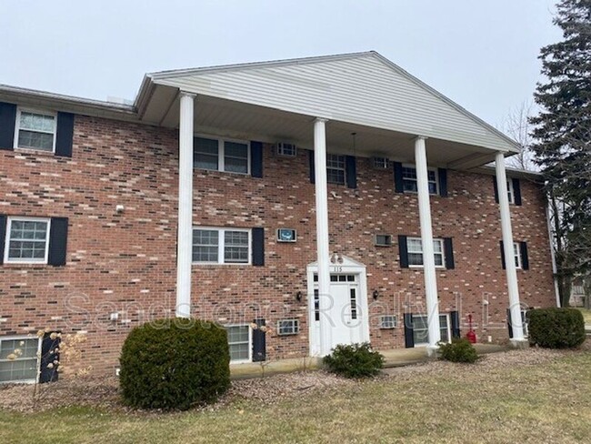 Building Photo - 115 Fox Hill Ln