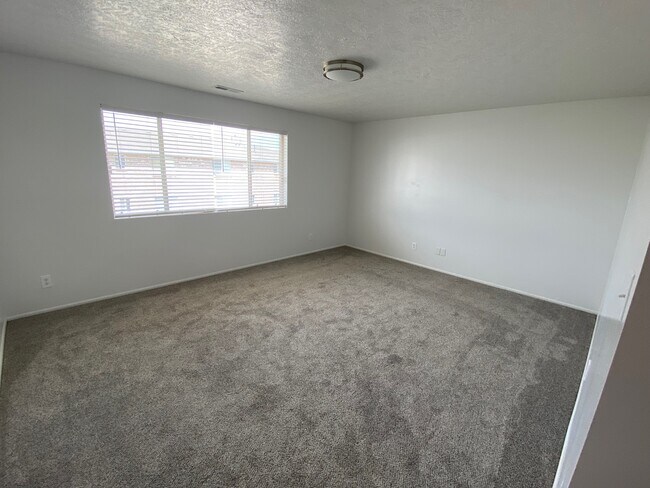 Sala de estar - 866 E 500 N