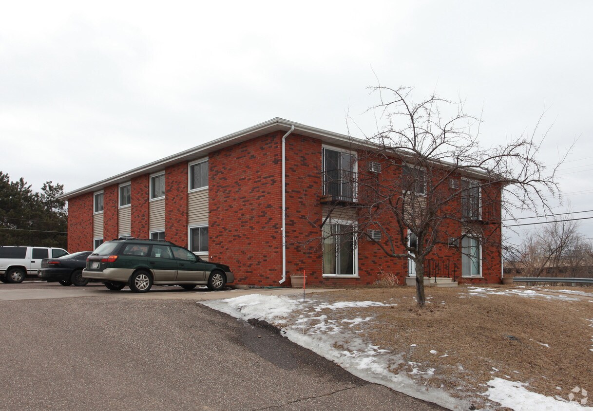 408 24th St N, Menomonie, WI 54751 Apartments in Menomonie, WI