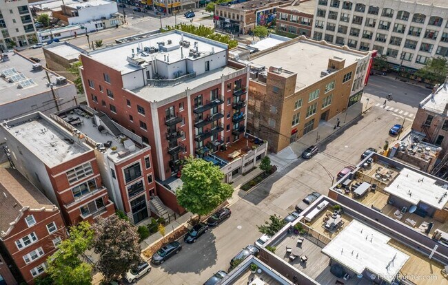 Foto del edificio - 815 N Marshfield Ave