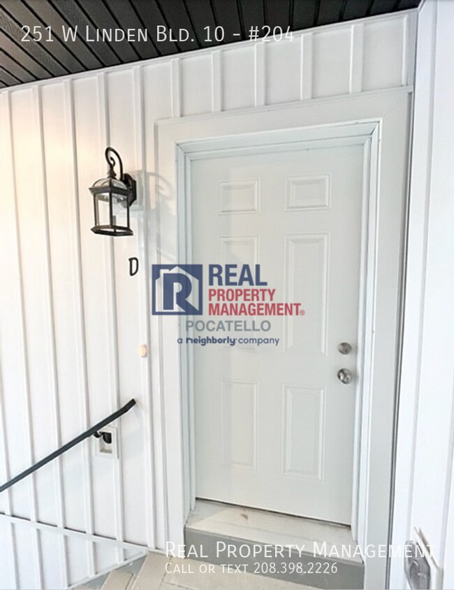 Building Photo - 3 Bedroom 1 Bath Apartment - Fiber High Sp...
