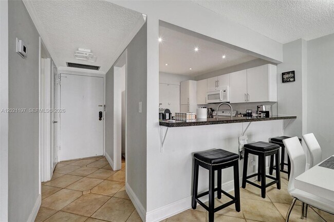 Foto del edificio - 3725 S Ocean Dr