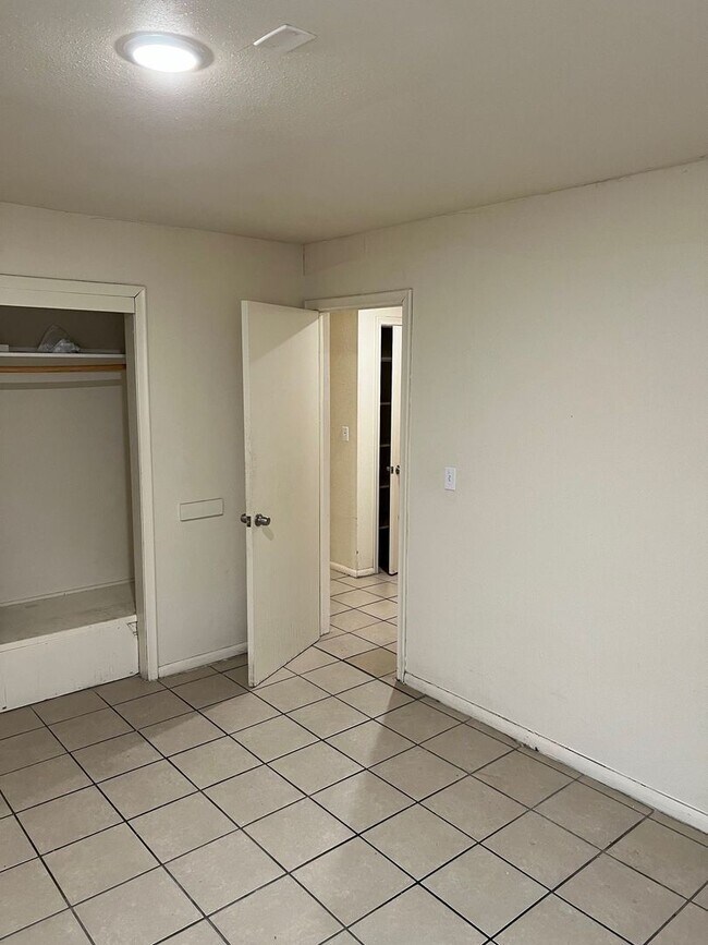 Foto del edificio - 5541-5543 N 35th St. (Duplex)