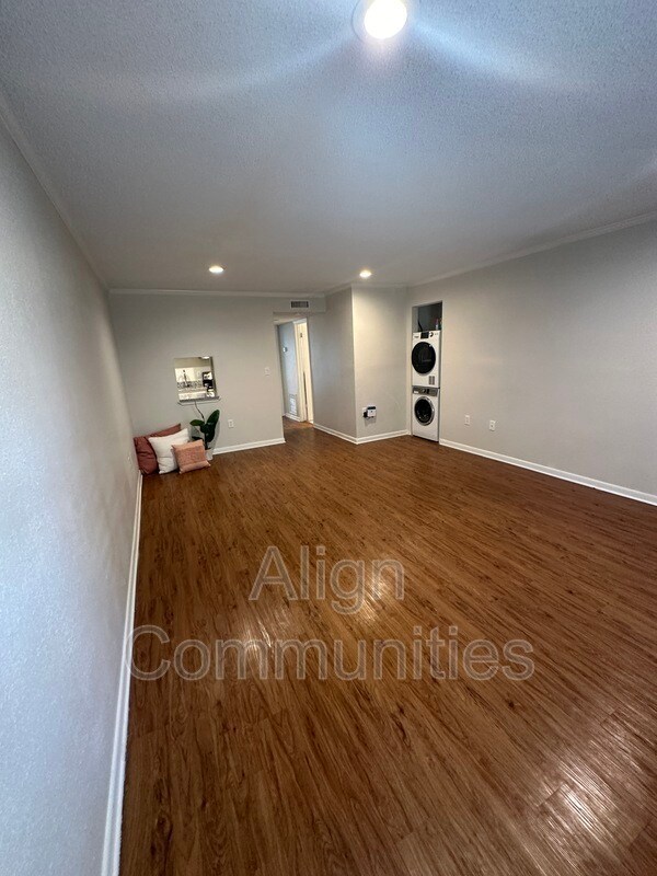 Foto del edificio - 1415-1419 E. Gore Street