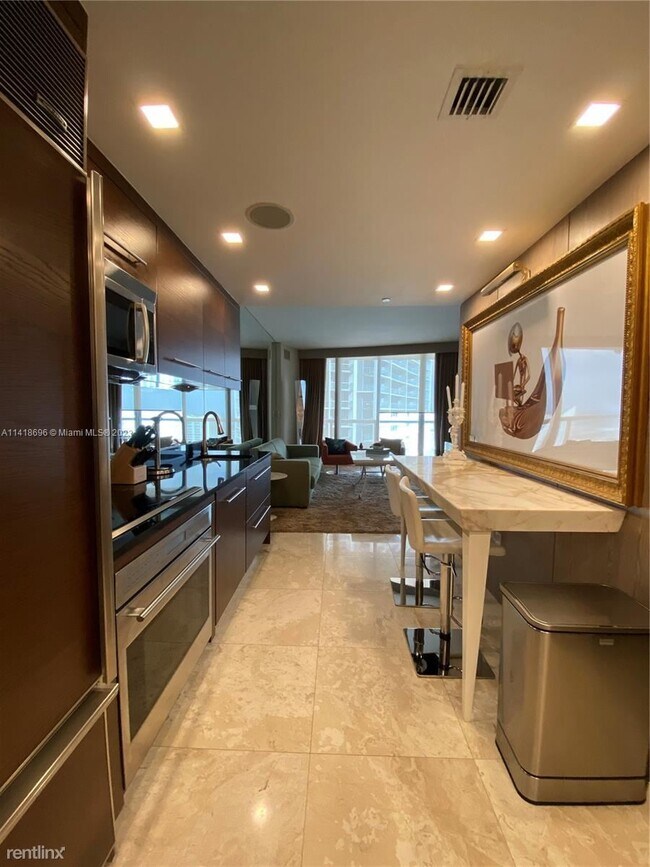 Foto del edificio - 1 br, 1 bath Condo - 495 Brickell Ave Apt ...
