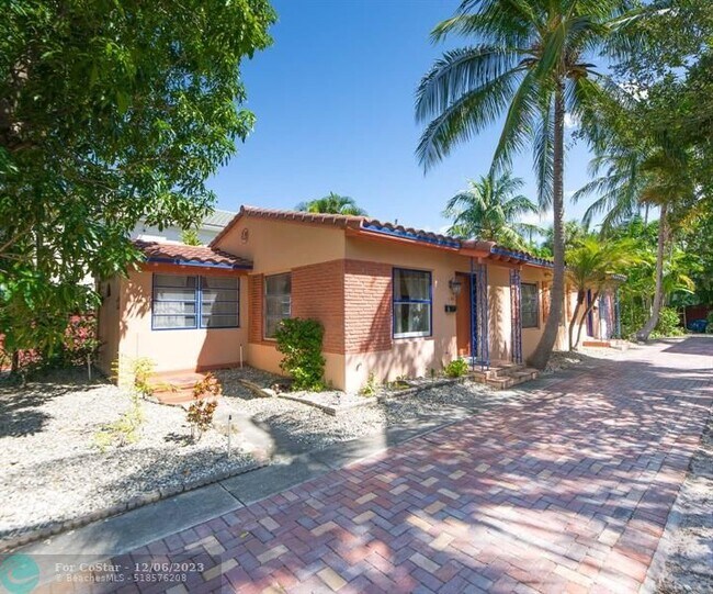 Building Photo - 1136 NE 17th Way