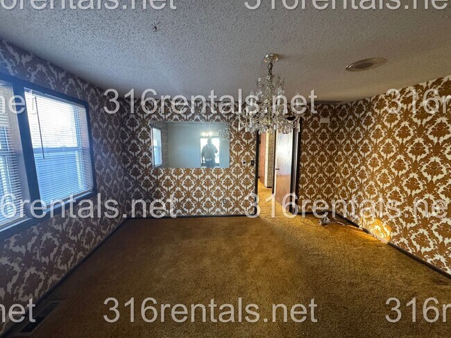 Foto del edificio - $845 - 3 bed 1 bath - Single Family Home