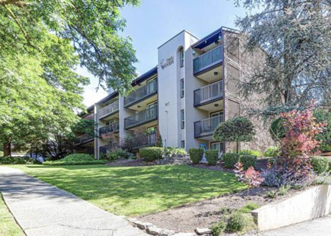 Building Photo - 9857 Manchester Dr