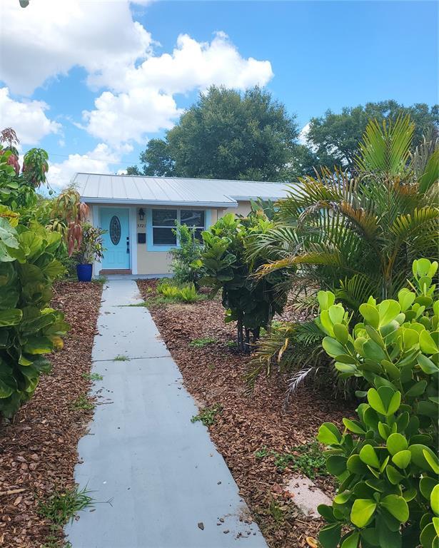 Foto principal - 5721 10th Ave N
