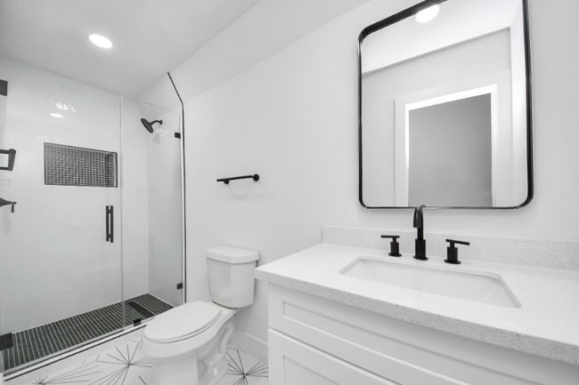 Foto del edificio - 702 Cedar Ln