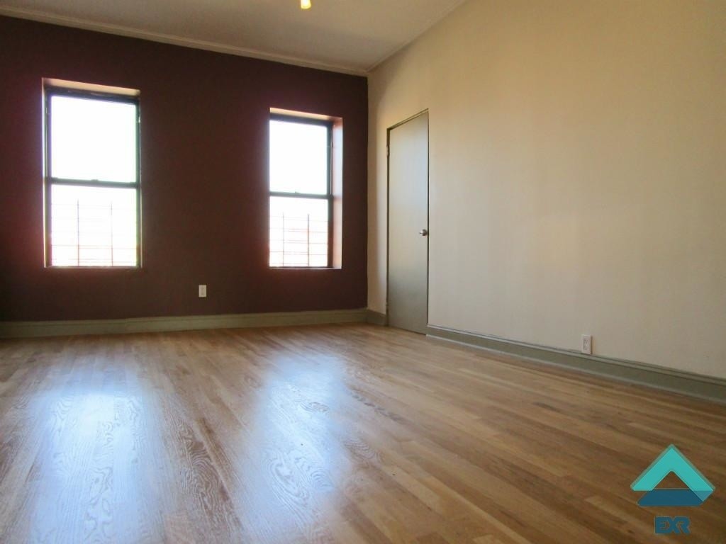 Foto principal - 84 Vernon Ave