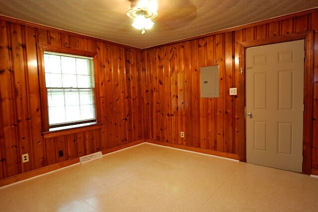 Building Photo - 641 Powell Drive