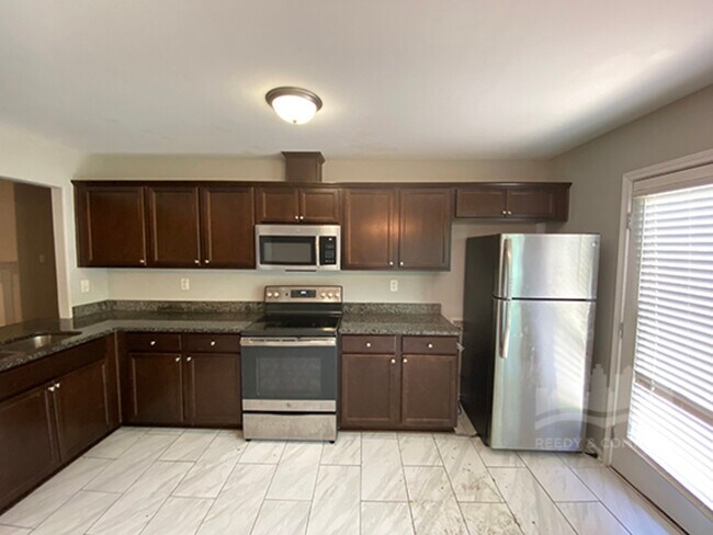 Foto del edificio - 1138 River Wood Creek W