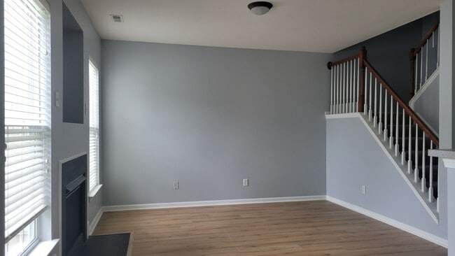 Building Photo - Towne Square