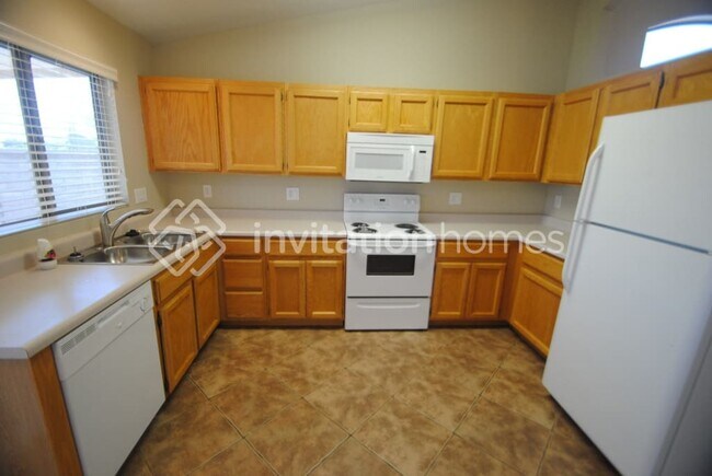 Building Photo - 8703 N 112th Ave