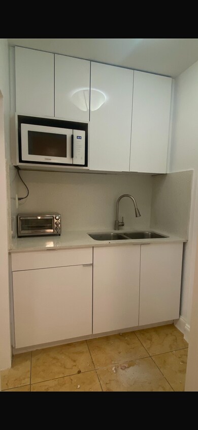 Foto del edificio - 5915 NW 200th St