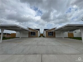 Building Photo - 2305 E Viviana St