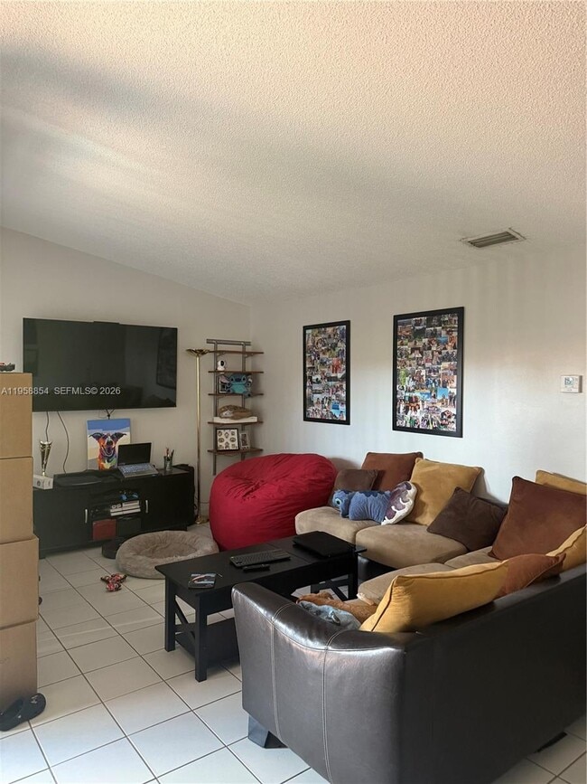 Foto del edificio - 4832 SW 152nd Ct
