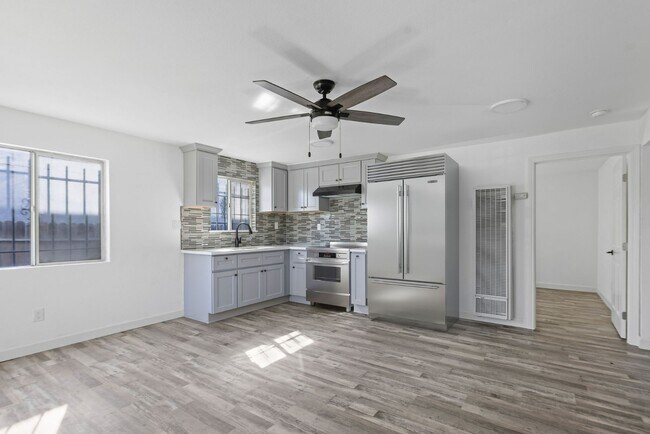 Foto del edificio - For Rent: Fully Remodeled 3BR Duplex | $3,100/month