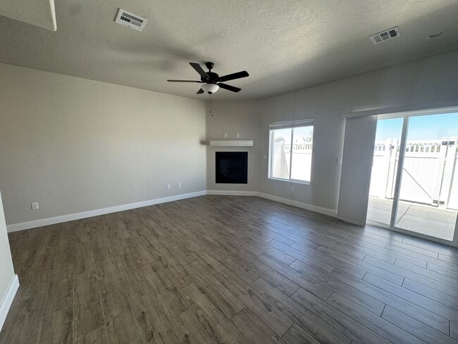 Foto del edificio - Townhome in Shadow Cove