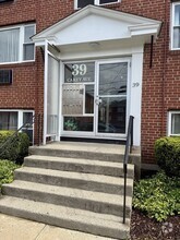 Building Photo - 39 Carey Ave