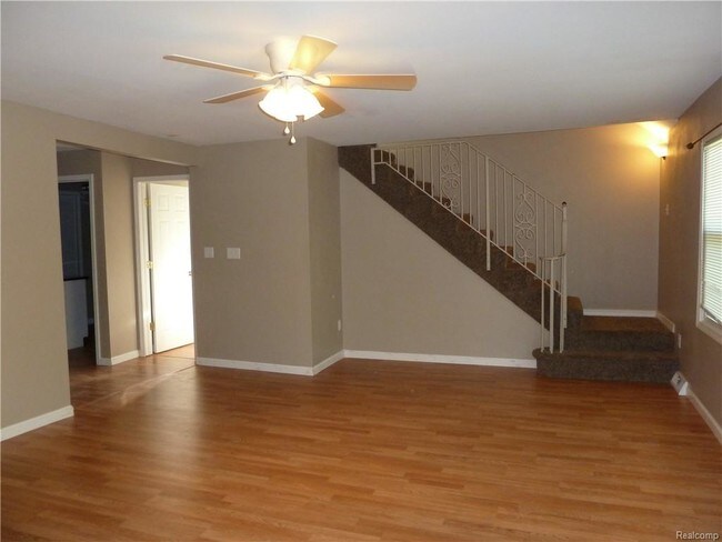 Building Photo - 47550 Sugarbush Rd