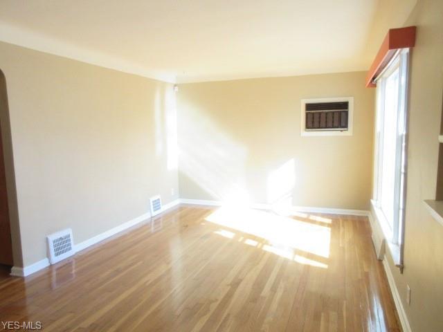 Building Photo - 14603 Krems Ave