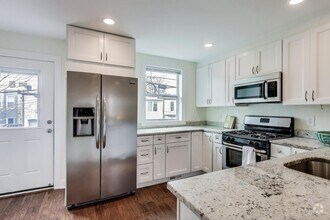 Building Photo - 629 Morton Pl NE