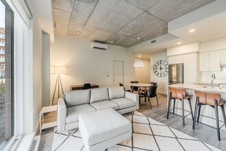 Building Photo - 208 Crevier St