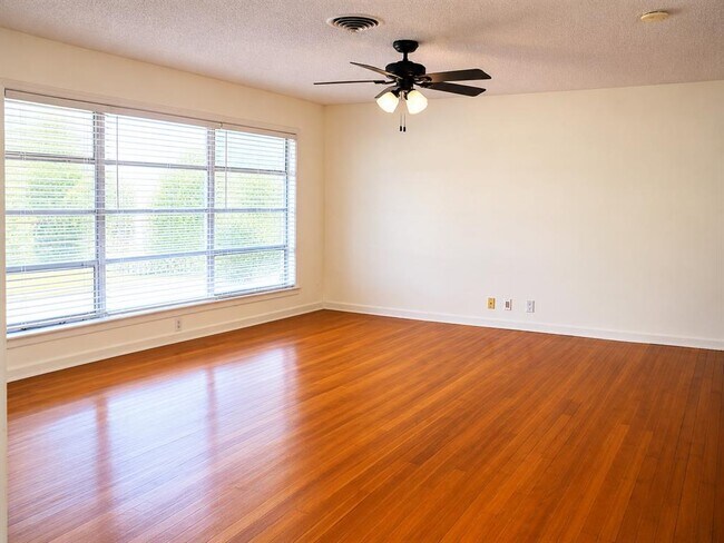 Foto del edificio - 2506 Addison Ave