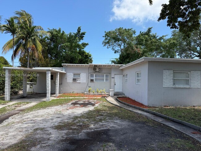Foto del edificio - 10335 NW 2nd Ct