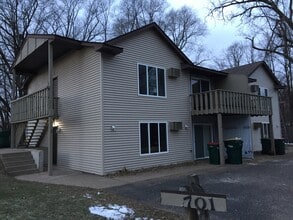 Building Photo - 701 Monroe St N