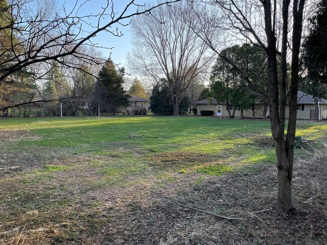 Building Photo - 6310 Abraham Dr