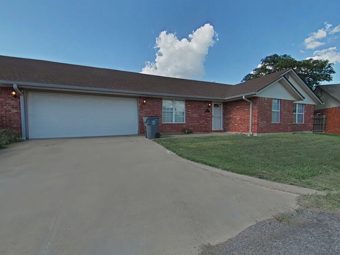 Foto principal - 6837 NW Willow Springs Dr