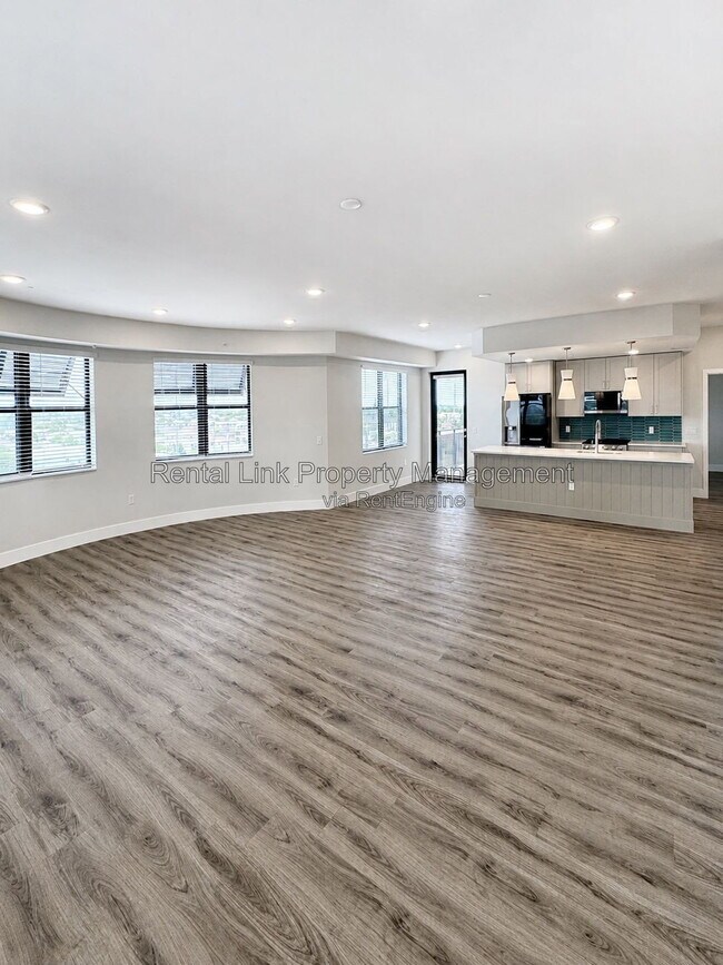 Foto del edificio - 414 Cape Coral Pkwy E