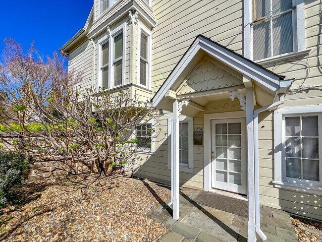 Foto del edificio - Charming One Bedroom Apartment