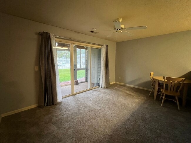 Building Photo - Myrtle Beach - 1 Bedroom / 1 Bath Condo