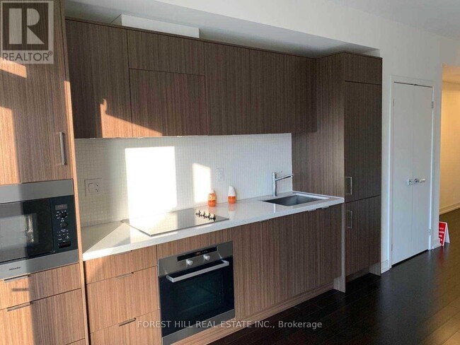 Building Photo - 21 Widmer St