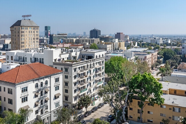 Building Photo - The Baxter