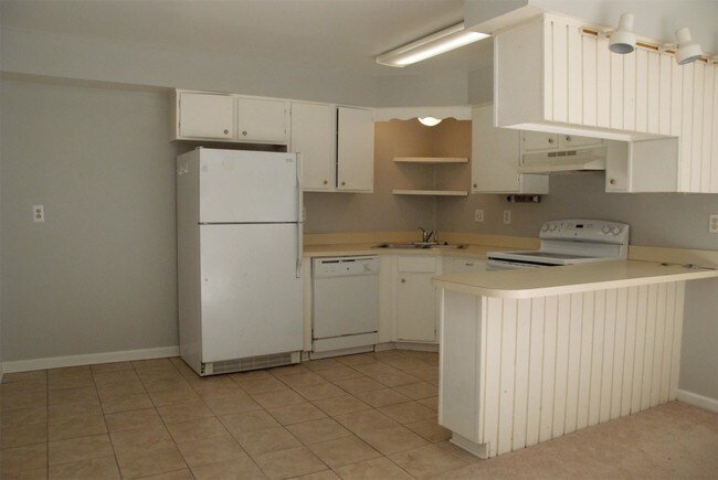 Building Photo - 1021 Lands End Way